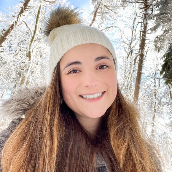 Meet your Posher, Lauren - Picture 2 of 7